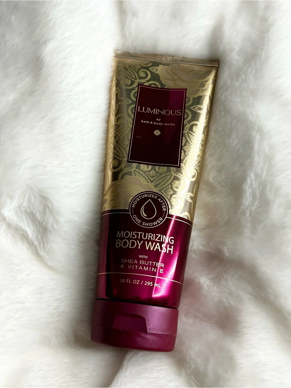 Bath & Body Works Luminous Moisturizing Body Wash - Gold & Deep Magenta